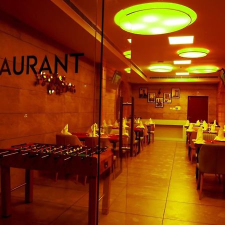 Hotel New York Square Kottayam Buitenkant foto