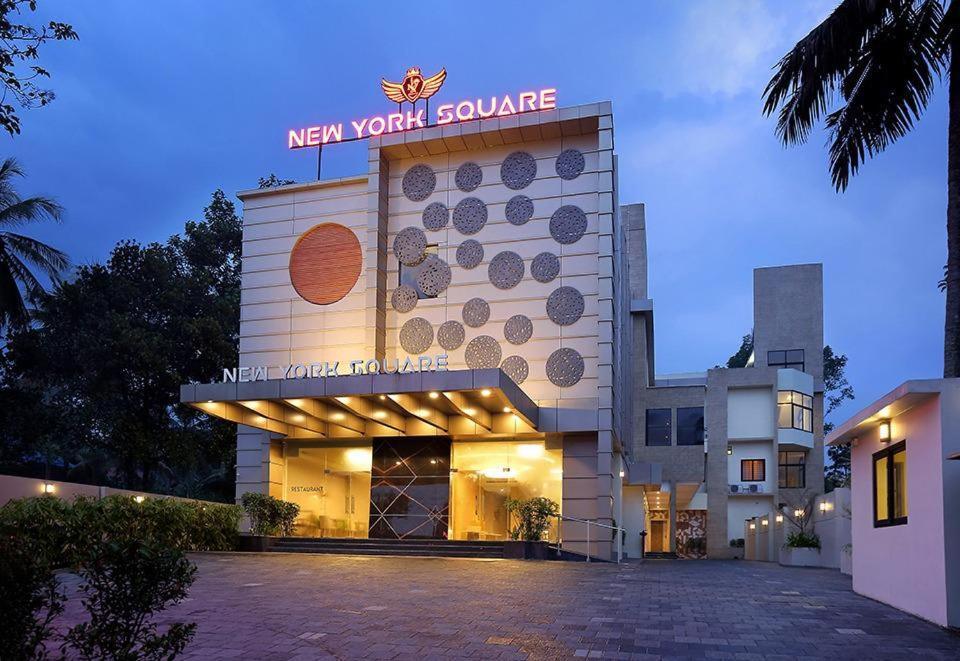Hotel New York Square Kottayam Buitenkant foto