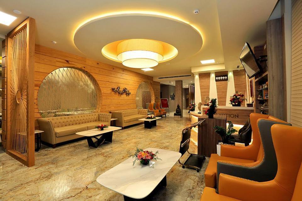Hotel New York Square Kottayam Buitenkant foto