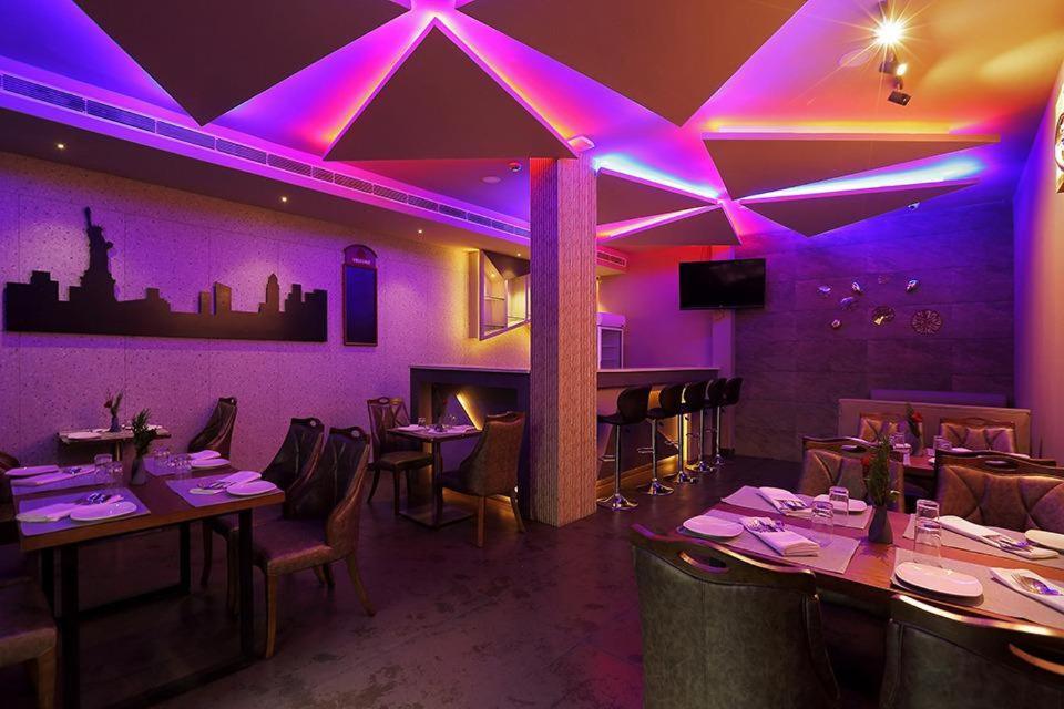 Hotel New York Square Kottayam Buitenkant foto