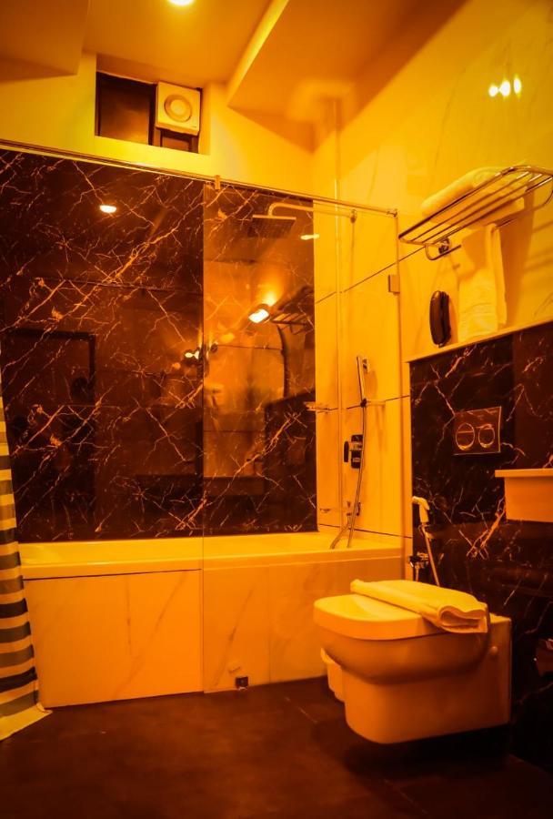 Hotel New York Square Kottayam Buitenkant foto