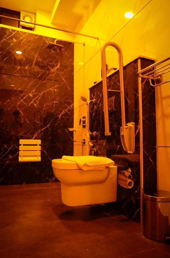 Hotel New York Square Kottayam Buitenkant foto