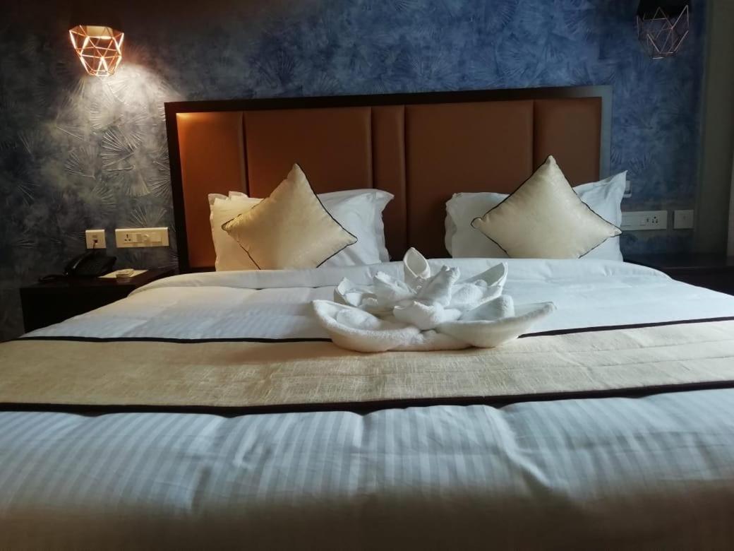 Hotel New York Square Kottayam Buitenkant foto