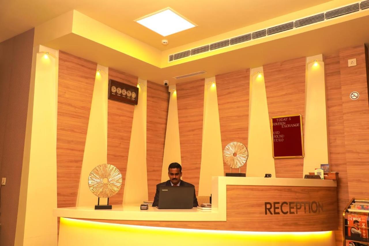 Hotel New York Square Kottayam Buitenkant foto